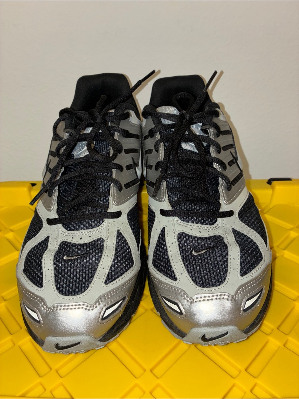 Men’s Nike Air Pegasus 2005 Black and Silver Running Sneakers